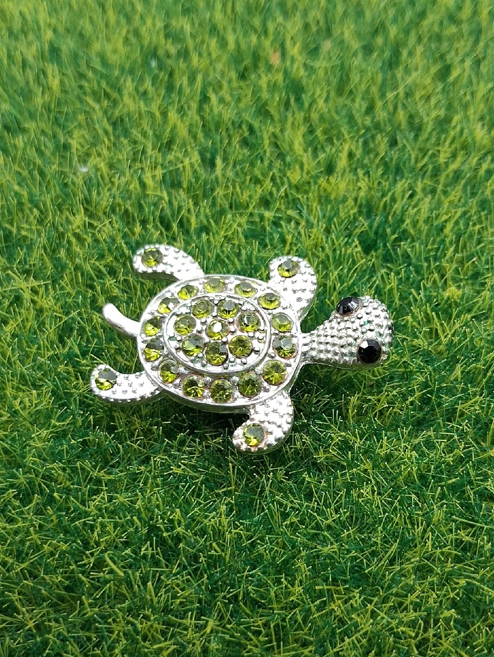 Green Emerald Crystal Turtle Pendant P409